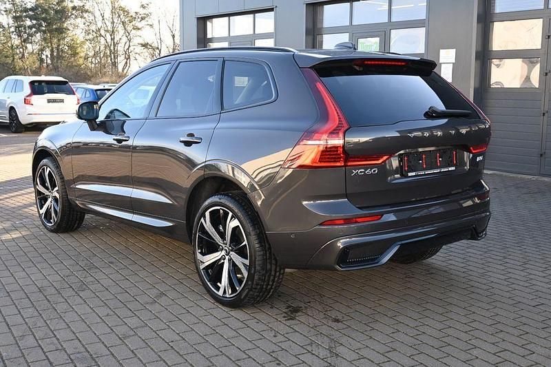 Gebraucht Volvo XC60 Plus 250 PS (183 kW) 2025 Grau SUV