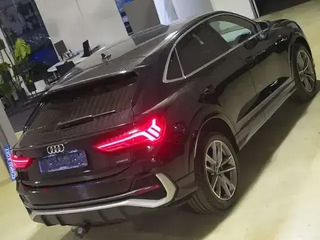 Gebraucht Audi Q3 Sportback S-Line 150 PS (110 kW) 2022 Mythos black SUV