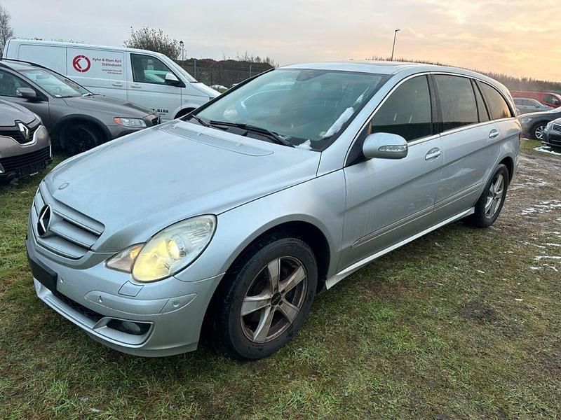 Silber Gebraucht 2007 Mercedes R320 Van / Kleinbus | 2.900 € (Fairer Preis) - Bild 1/4