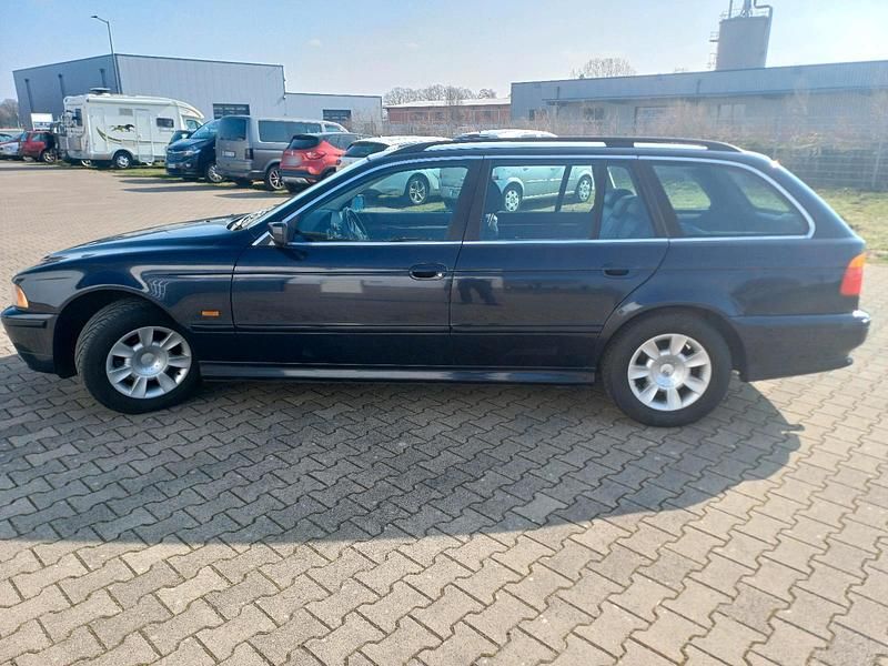 Usata BMW 520 170 CV (125 kW) 2001 Blu Station wagon