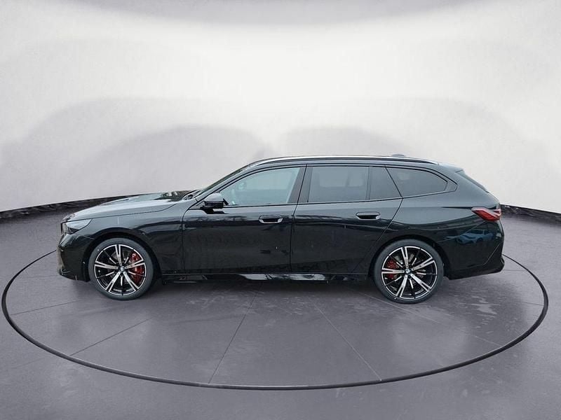 Gebraucht BMW 540 Comfort Edition 303 PS (222 kW) 2026 Schwarz Kombi