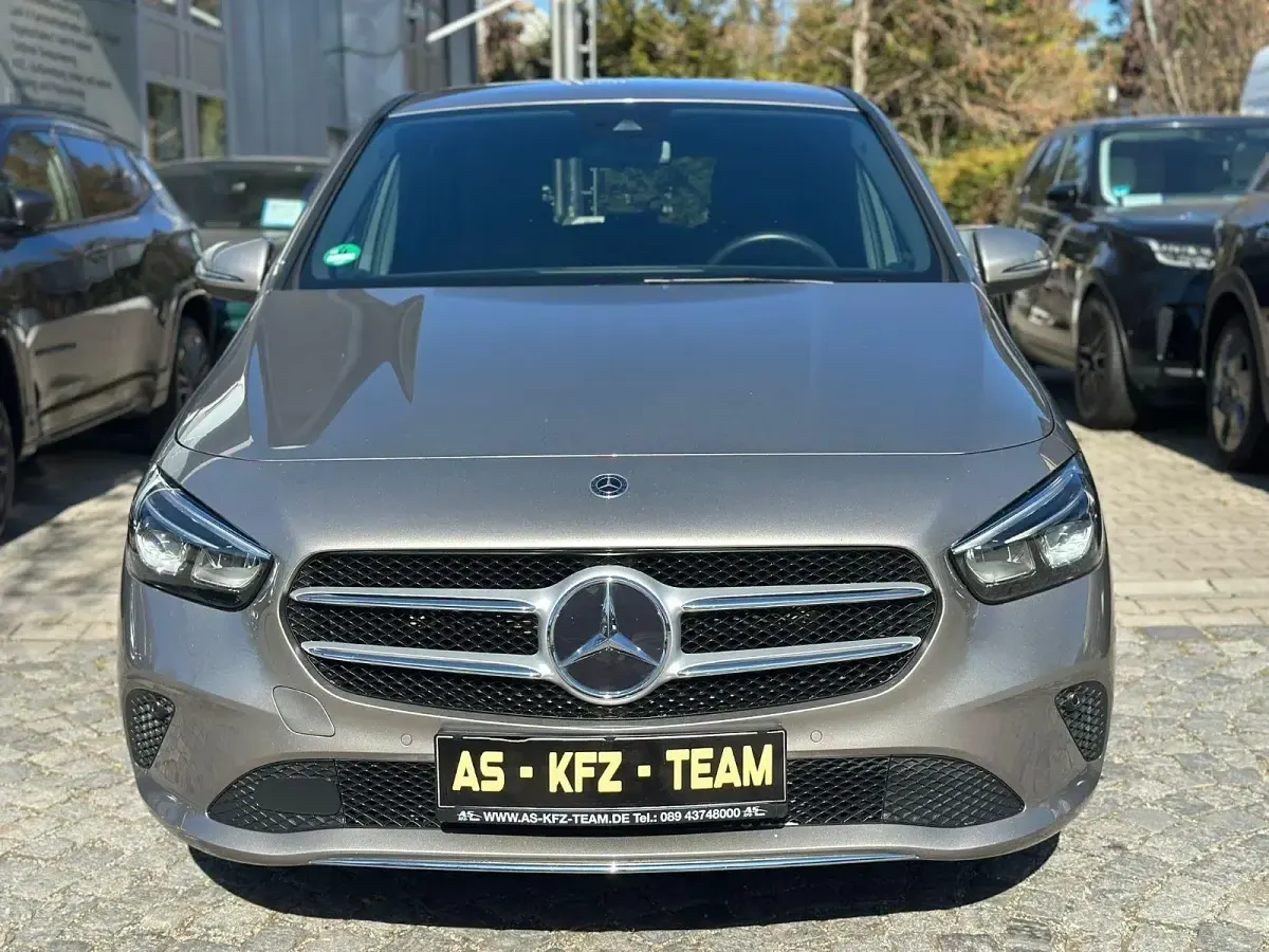 Gebraucht Mercedes B200 163 PS (119 kW) 2019 Silber Kleinwagen