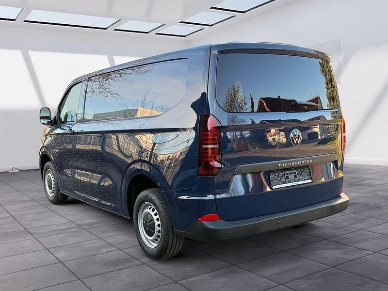 Neu VW T6.1 110 PS (80 kW) 2025 Blau Van