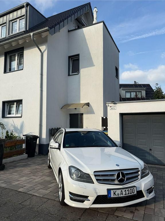 Weiß Gebraucht 2014 Mercedes C220 Avantgarde Limousine | 8.999 € (Guter Preis) - Bild 1/4