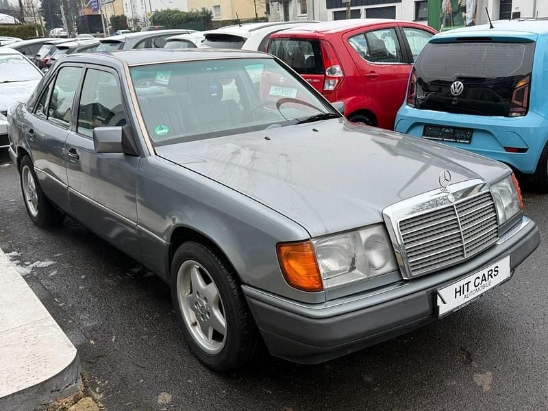 Gebraucht Mercedes E260 160 PS (117 kW) 1992 Grau Limousine