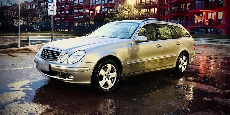 Grau Gebraucht 2004 Mercedes E200 Kombi | 3.800 € (Superpreis) - Bild 1/4