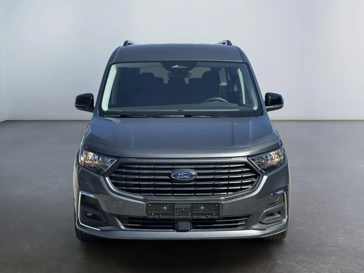 Neu Ford Tourneo Titanium 122 PS (89 kW) 2026 Graphite grey metallic Van / Kleinbus