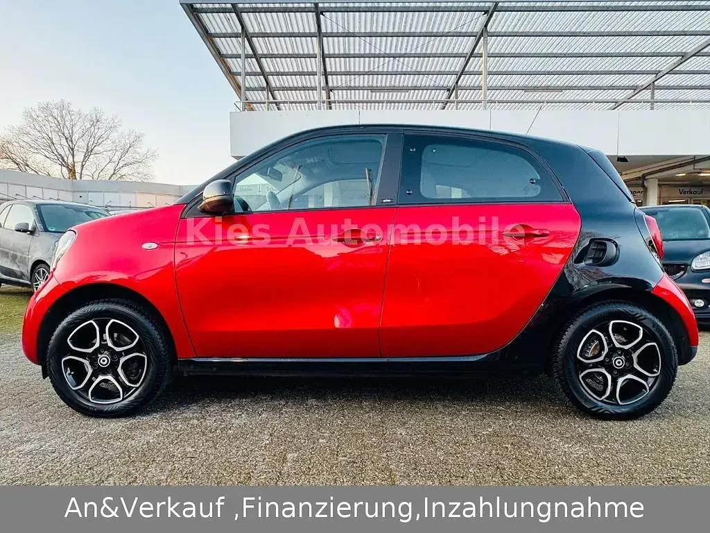Używany Smart ForFour Prime 90 KM (66 kW) 2018 Czerwony Hatchback