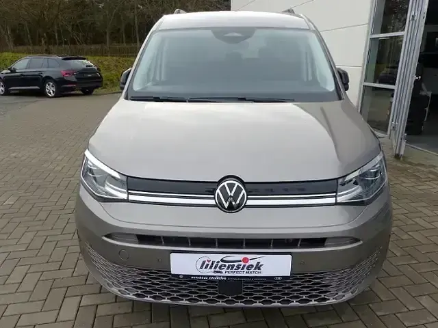 Używany VW Caddy Style 122 KM (89 kW) 2025 Beżowy Minivan