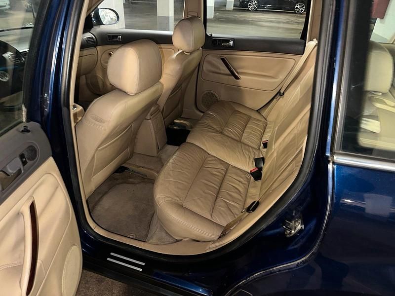 Gebraucht VW Passat 131 PS (96 kW) 2004 Blau Kombi