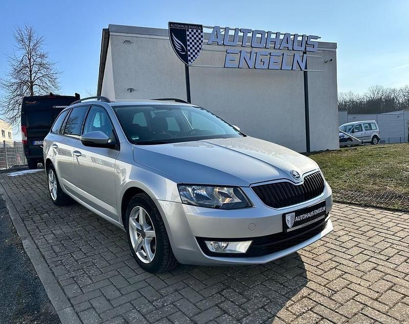 Silber Gebraucht 2016 Skoda Octavia Ambition Kombi | 11.490 € (Guter Preis) - Bild 1/4
