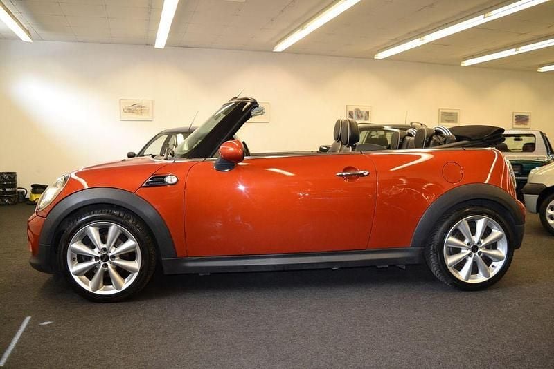 Second-hand Mini Cooper Cabriolet 122 CP (89 kW) 2011 Portocaliu Cabrio
