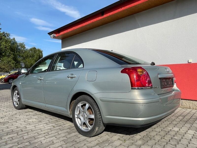 Gebraucht Toyota Avensis Sol 129 PS (94 kW) 2003 Silber Limousine