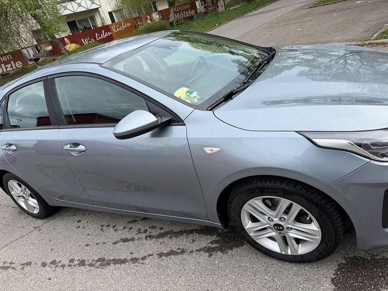 Używany Kia Ceed Vision 99 KM (72 kW) 2019 Niebieski Hatchback