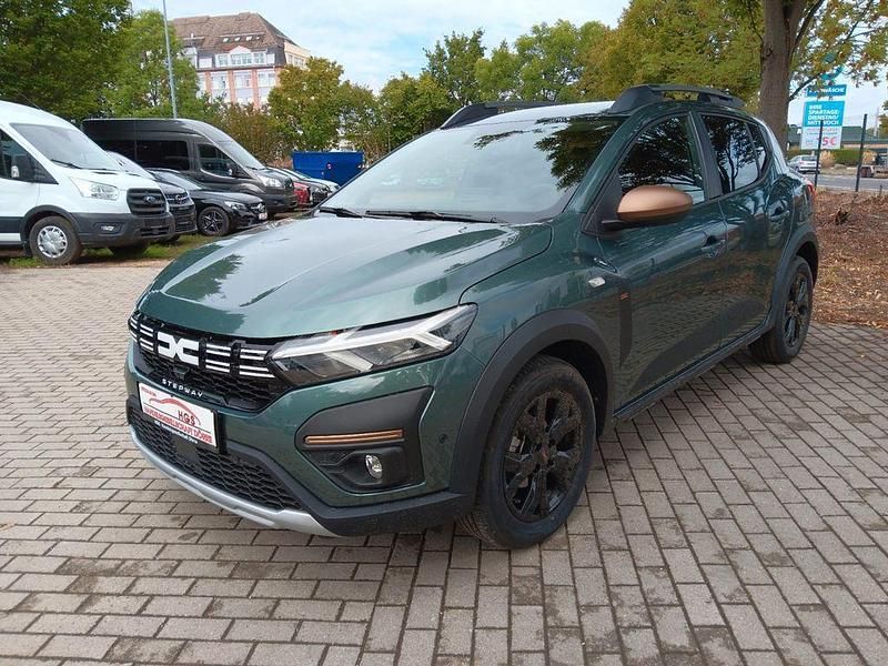 Grün Gebraucht 2025 Dacia Sandero Extreme Kleinwagen | 18.900 € (Fairer Preis) - Bild 1/4