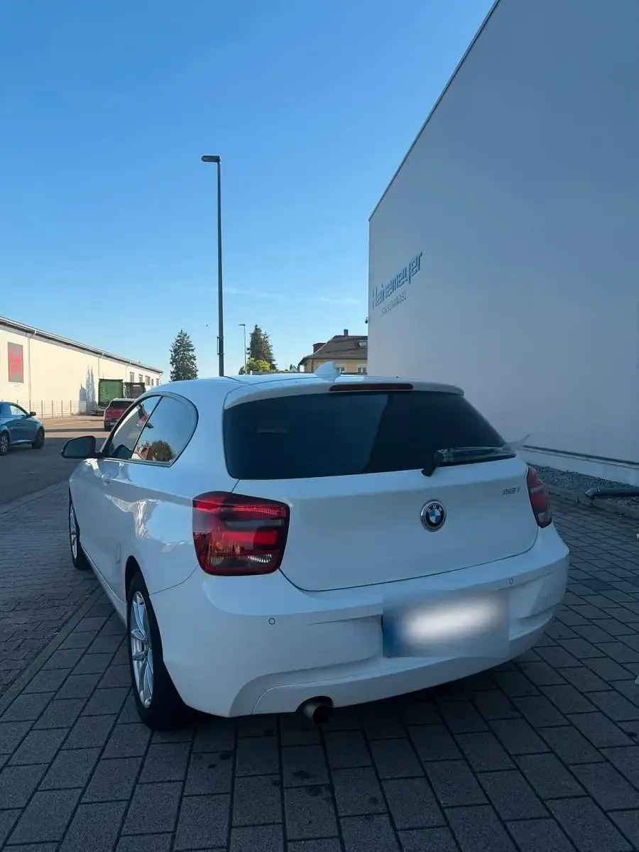 Gebraucht BMW 116 136 PS (100 kW) 2013 Weiß Kleinwagen