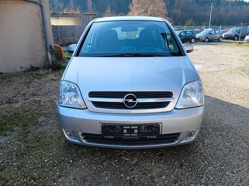 Silber Gebraucht 2004 Opel Meriva Edition Van / Kleinbus | 1.200 € (Superpreis) - Bild 1/4