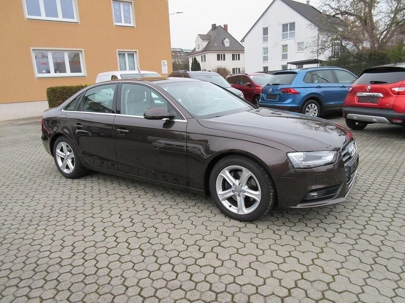 Braun Gebraucht 2015 Audi A4 Ambition Limousine | 11.990 € (Superpreis) - Bild 1/2