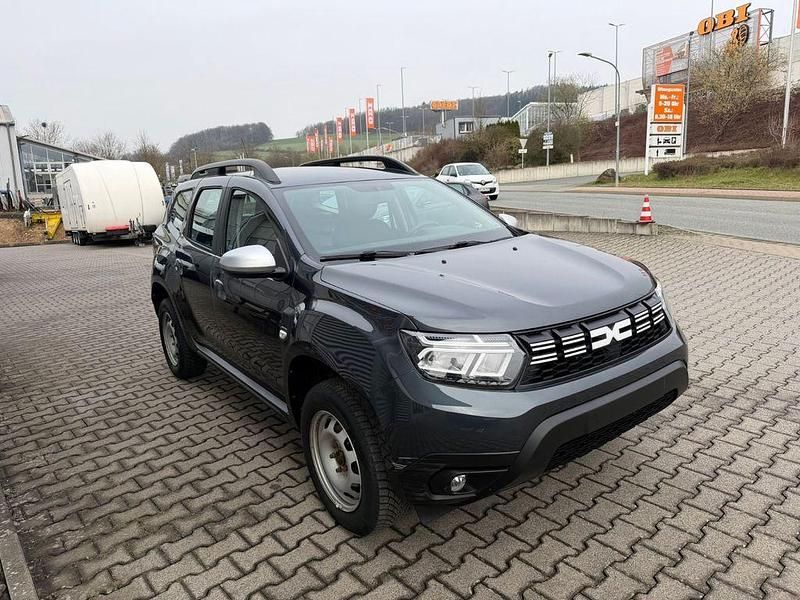 Gebraucht Dacia Duster Expression 131 PS (96 kW) 2022 Grau SUV