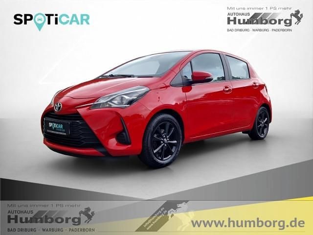 Rot Gebraucht 2021 Toyota Yaris Comfort Limousine | 12.570 € (Fairer Preis) - Bild 1/4