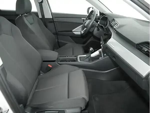 Second-hand Audi Q3 Basis 150 CP (110 kW) 2023 Alb SUV