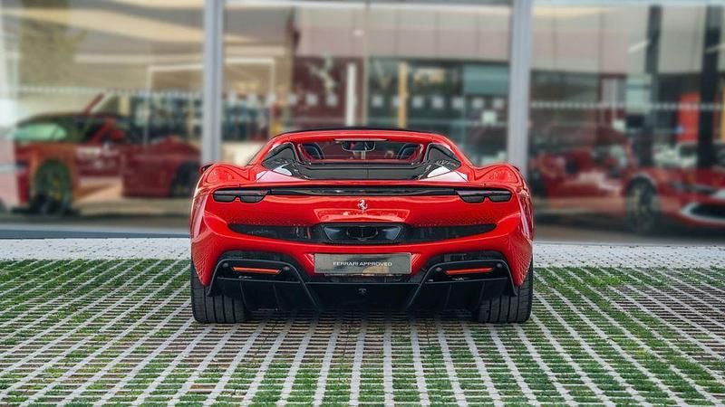Nouă Ferrari 296 840 CP (617 kW) 2025 Roșu Cabrio