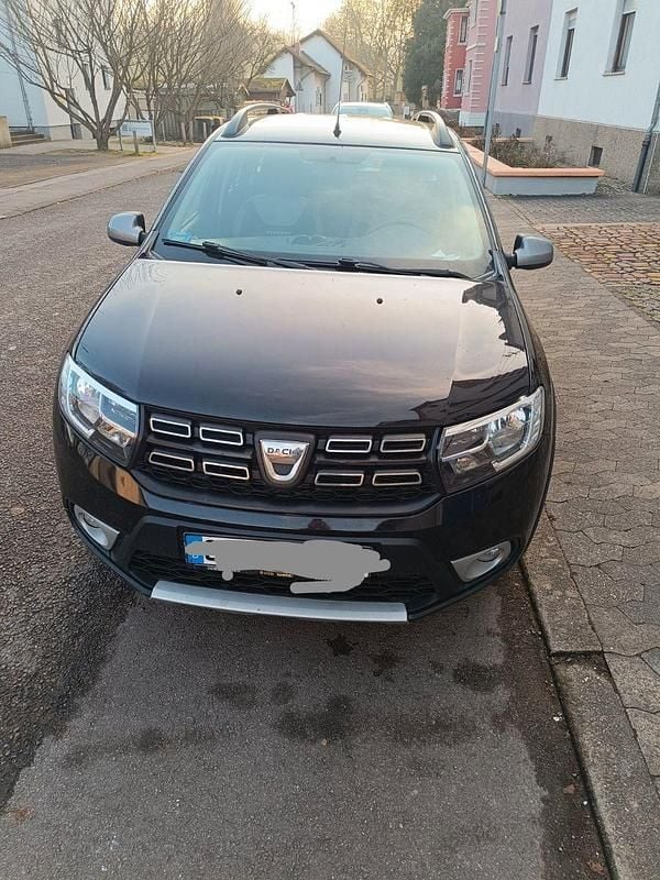 Gebraucht Dacia Logan MCV Stepway 101 PS (74 kW) 2020 Schwarz Kombi