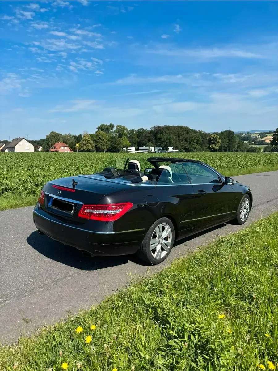 Gebraucht Mercedes E350 265 PS (194 kW) 2011 Schwarz Cabrio