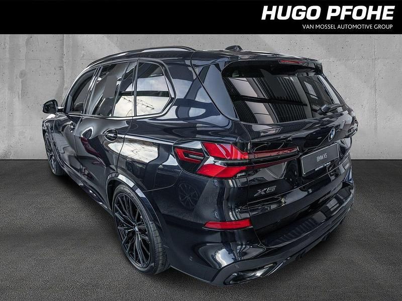 Neu BMW X5 M Sport 298 PS (219 kW) 2025 Schwarz SUV
