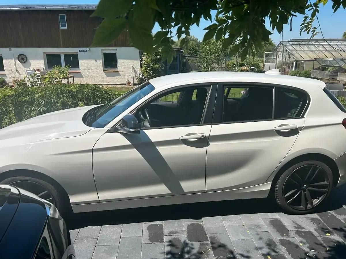 Gebraucht BMW 116 136 PS (100 kW) 2011 Weiß Kleinwagen