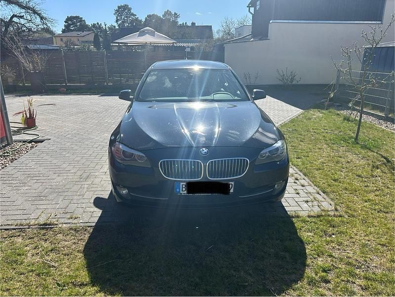 Schwarz Gebraucht 2012 BMW 530 Kombi | 8.500 € (Superpreis) - Bild 1/4