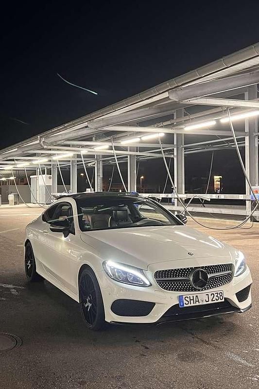 Gebraucht Mercedes C180 AMG line 156 PS (114 kW) 2016 Weiß Coupé