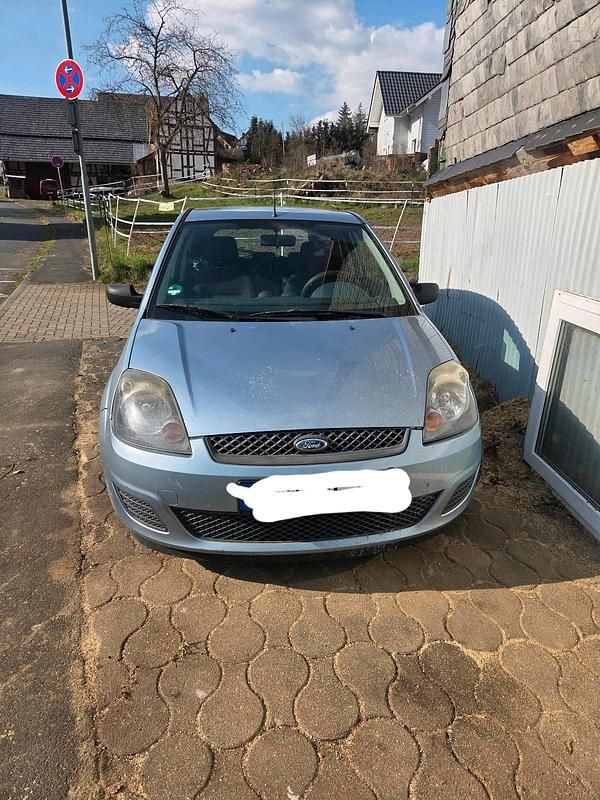 Gebraucht Ford Fiesta 67 PS (49 kW) 2007 Blau Kleinwagen
