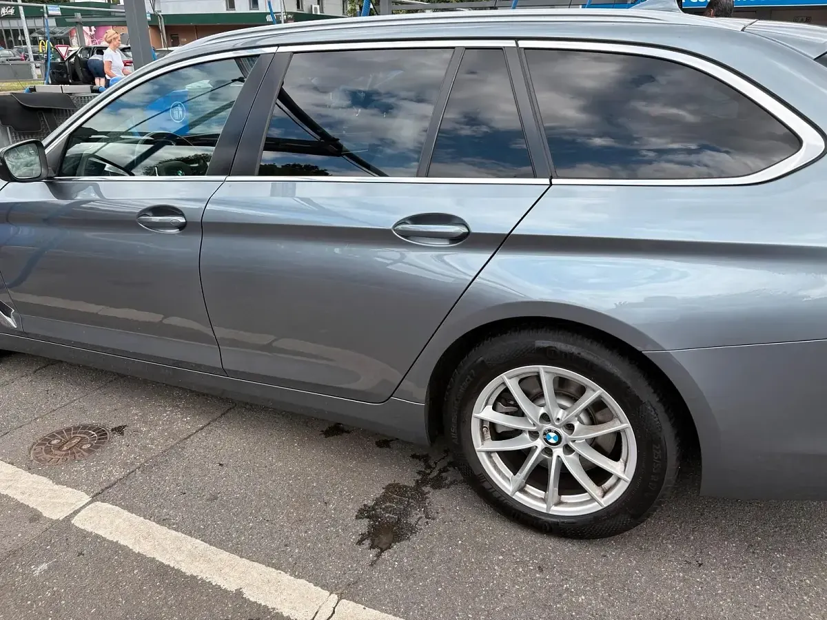 Gebraucht BMW 520 190 PS (139 kW) 2019 Grau Kombi