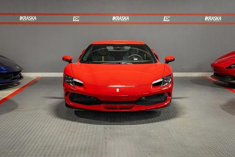 Second-hand Ferrari 296 829 CP (609 kW) 2023 Roșu