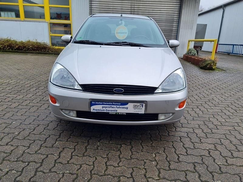 Usata Ford Focus 101 CV (74 kW) 2001 Argento Berlina
