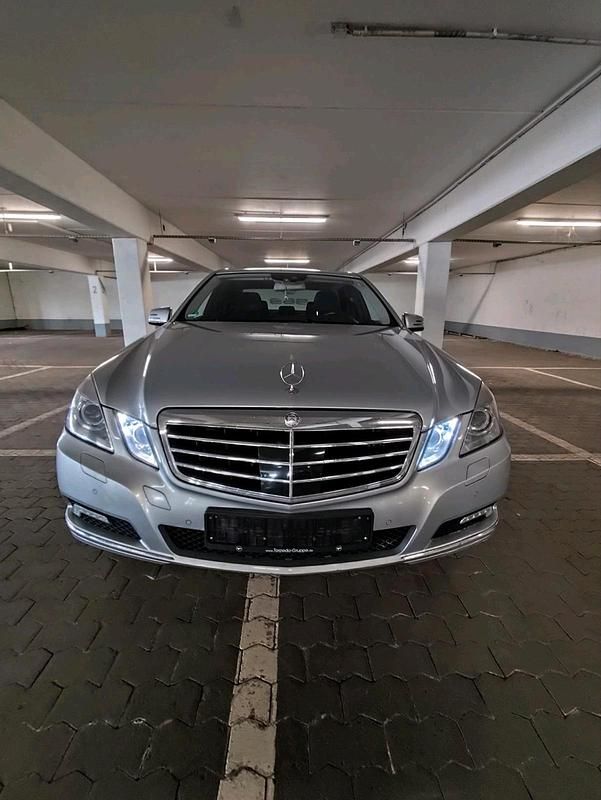 Gebraucht Mercedes E350 Elegance 292 PS (214 kW) 2009 Silber Limousine