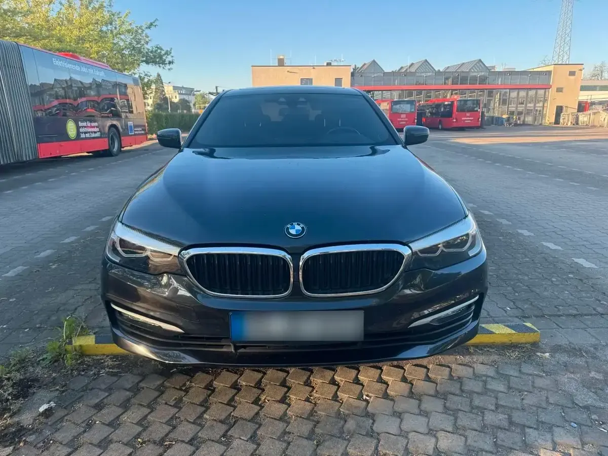 Gebraucht BMW 530 265 PS (194 kW) 2018 Grau Limousine