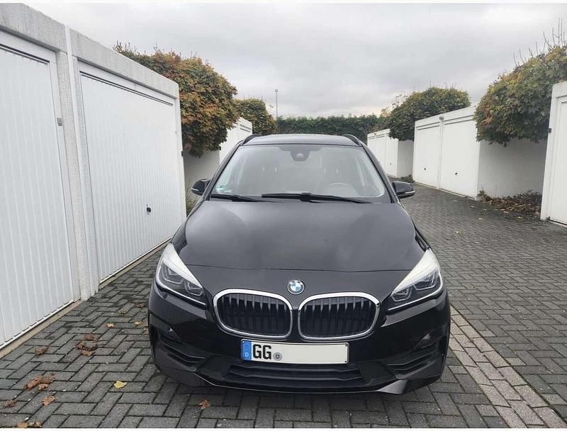 Schwarz Gebraucht 2018 BMW 218 Kombi | 16.500 € (Fairer Preis) - Bild 1/4