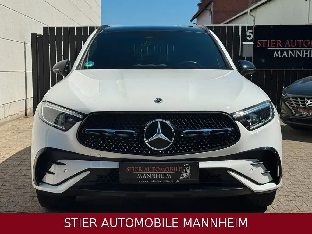 Gebraucht Mercedes GLC220 AMG line 197 PS (144 kW) 2024 Weiß SUV