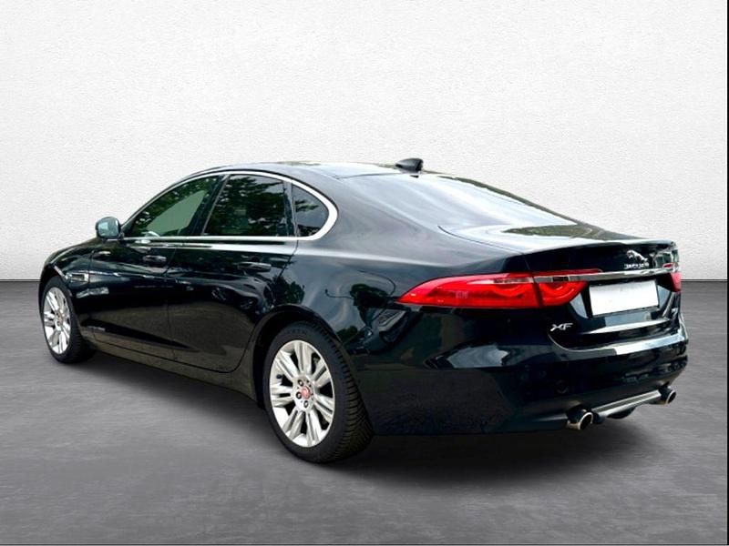 Gebraucht Jaguar XF Prestige 300 PS (220 kW) 2017 Narvik black Limousine