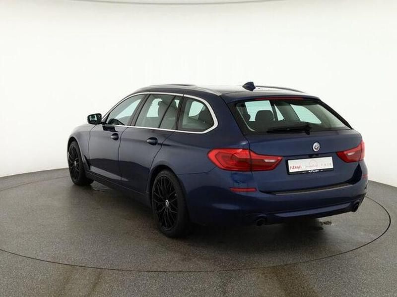 Gebraucht BMW 520 190 PS (139 kW) 2019 Blau Kombi