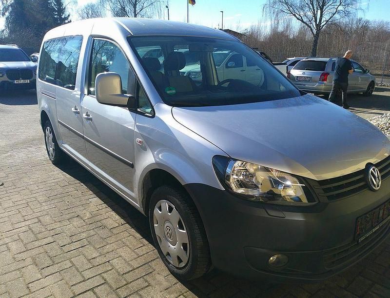 Gebraucht VW Caddy Maxi Trendline 105 PS (77 kW) 2011 Silber Van / Kleinbus