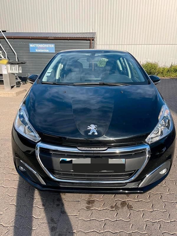 Gebraucht Peugeot 208 75 PS (55 kW) 2017 Schwarz Kleinwagen