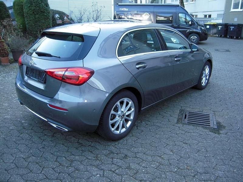 Gebraucht Mercedes A200 163 PS (119 kW) 2018 Mountaingrau  met. Kleinwagen