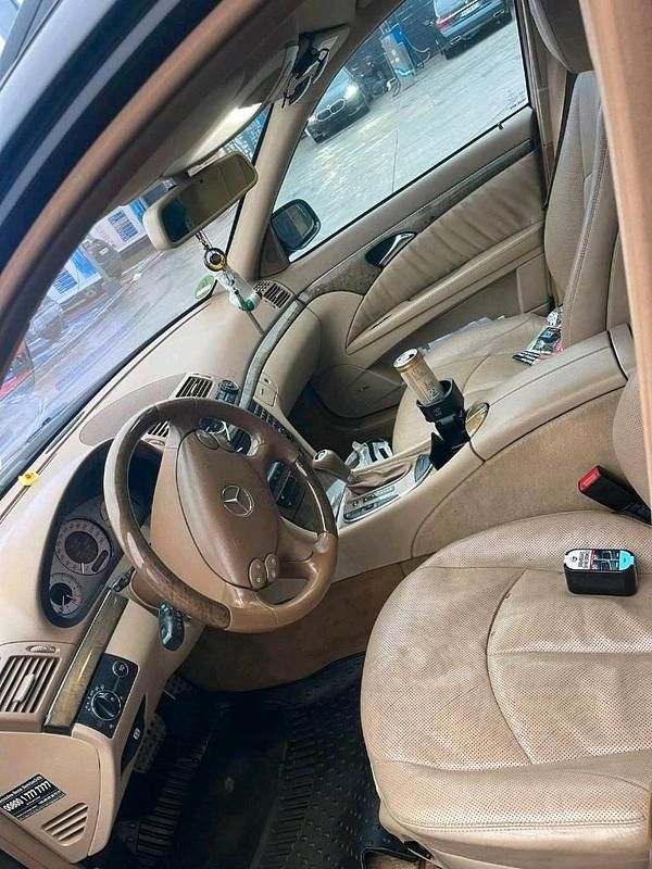 Second-hand Mercedes E320 224 CP (164 kW) 2006 Negru Break