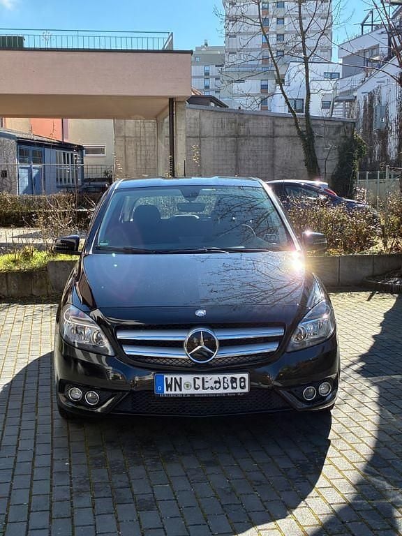 Gebraucht Mercedes B220 170 PS (125 kW) 2014 Schwarz Van / Kleinbus