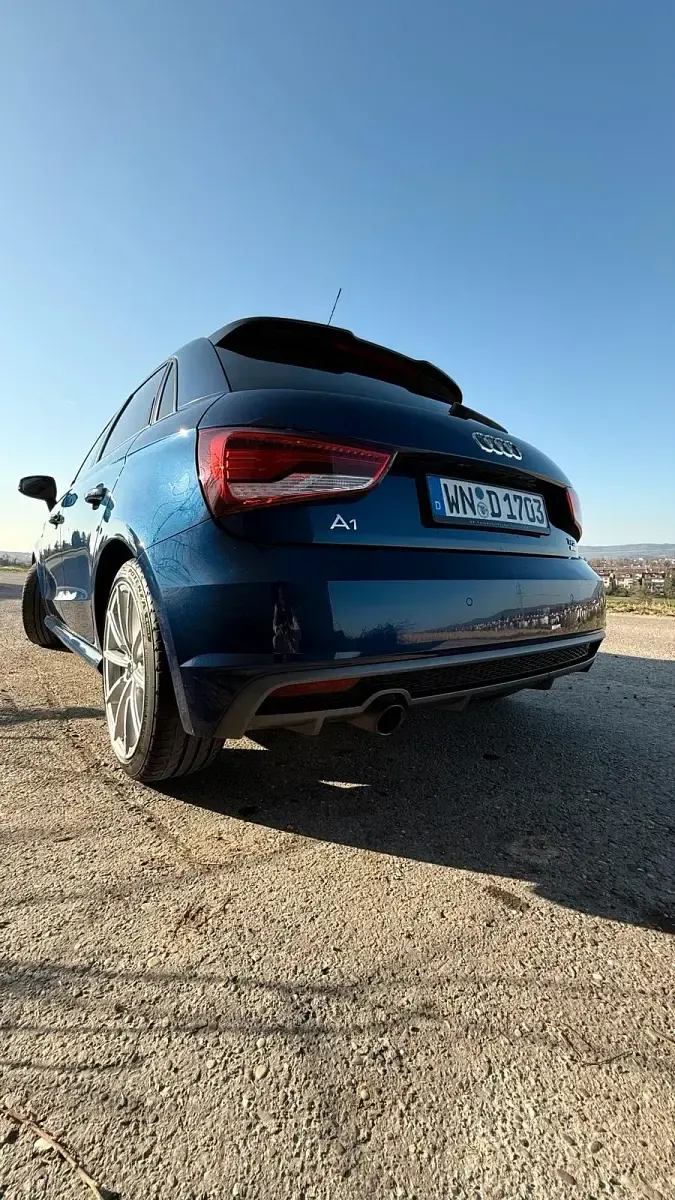 Gebraucht Audi A1 S-Line 95 PS (69 kW) 2017 Blau Kleinwagen