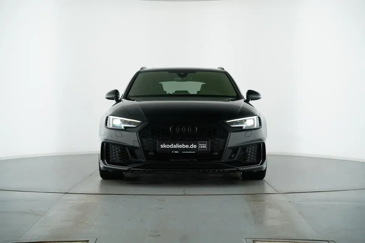 Gebraucht Audi RS4 Sport 450 PS (330 kW) 2019 Mythosschwarz metallic Kombi