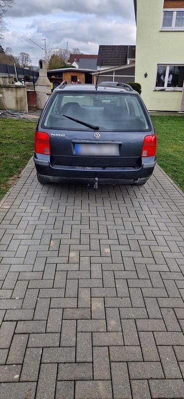 Gebraucht VW Passat 101 PS (74 kW) 1999 Grau Kombi